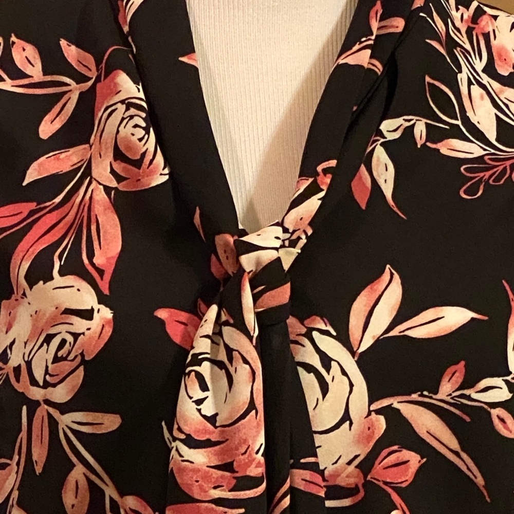 Nine West top, size LARGE - Picture 2 of 3